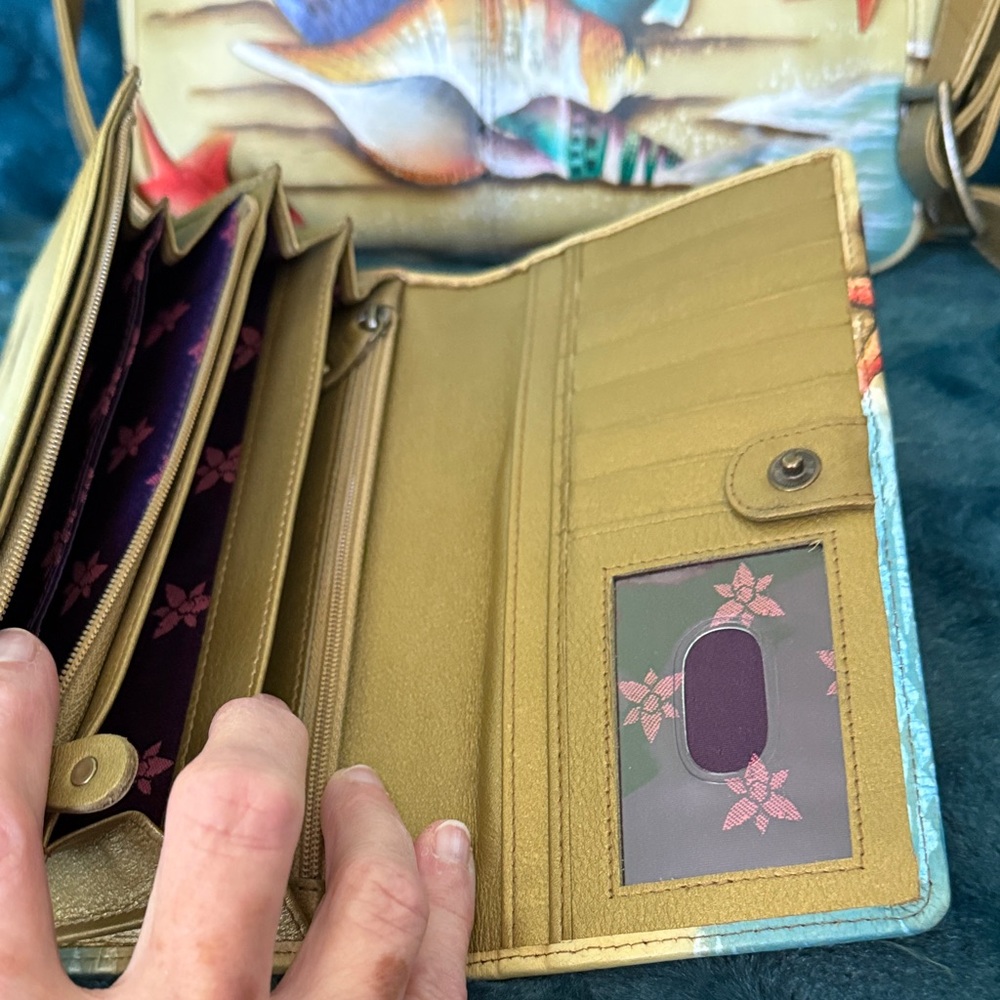 Anuschka Beige Crossbody Bag with Colorful Seashell Design and Matching Wallet - Picture 9 of 9